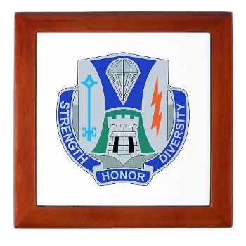 1BCT1BSTB - M01 - 03 - DUI - 1st Bde - Special Troops Bn - Keepsake Box - Click Image to Close